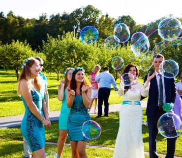Шоу мыльных пузырей на свадьбе